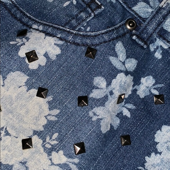 Mudd Floral Jean Shorts - Picture 3 of 4